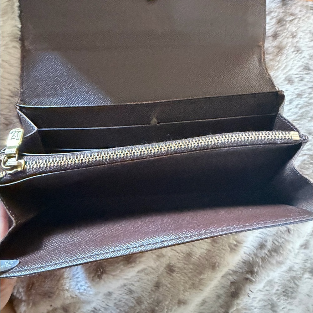 🖤🤎Louis Vuitton Damier Sarah Wallet🖤🤎 - Picture 5 of 9